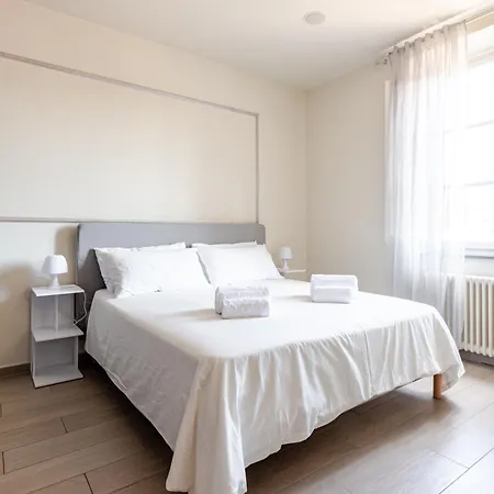 شقة Casa Fronte Stazione, 300mt Dal Centro, Free Parking لوكا